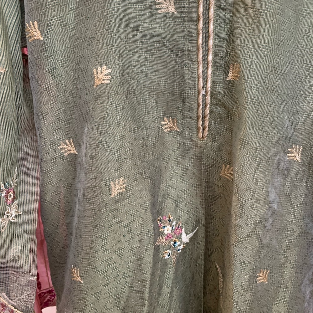 Designer fancy embroidered net Pakistani dress/ J. - Picture 2 of 5